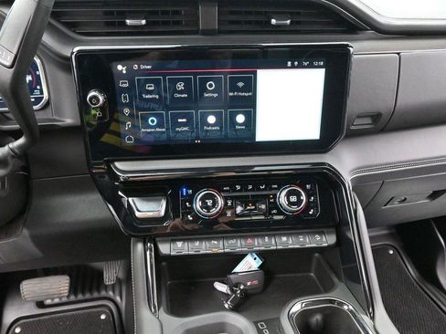Used 2024 GMC Sierra 2500 AT4X AWD/4WD image 22