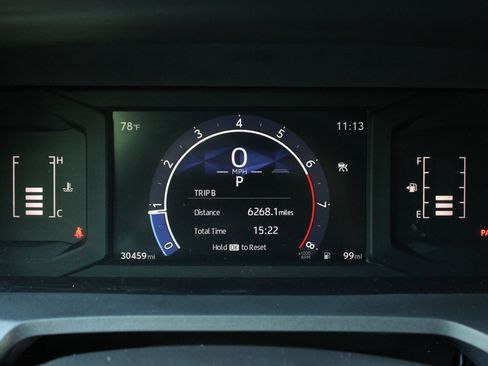 Used 2025 Toyota Tacoma SR5 AWD/4WD image 29