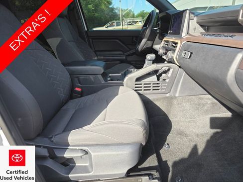 Certified 2025 Toyota Tacoma SR5 AWD/4WD image 14