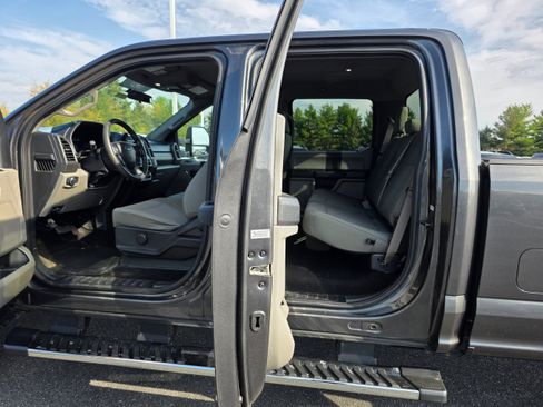 Used 2019 Ford F250 XL w/ STX Appearance Package image 8