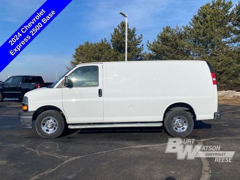 Used 2024 Chevrolet Express 2500 image 2