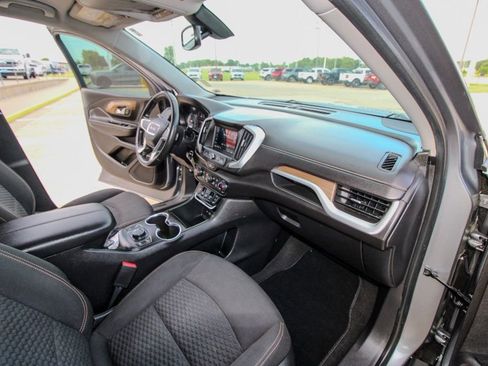 Used 2018 GMC Terrain SLE w/ Driver Convenience Package AWD/4WD image 14