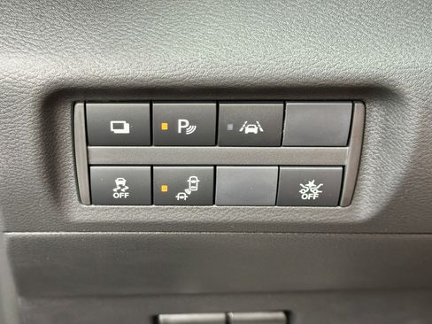 Used 2025 Nissan Kicks Play S w/ Interior Electronics Package image 32