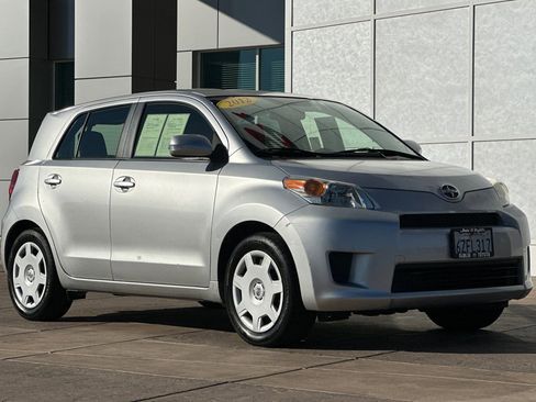 Used 2012 Scion xD image 2