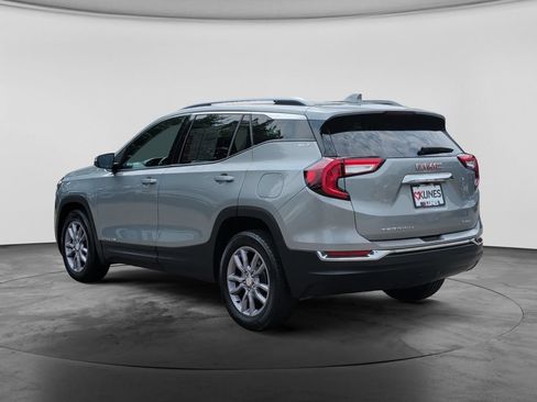 Used 2024 GMC Terrain SLT AWD/4WD image 5