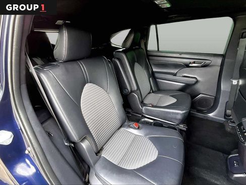 Used 2025 Toyota Highlander XSE AWD/4WD image 20