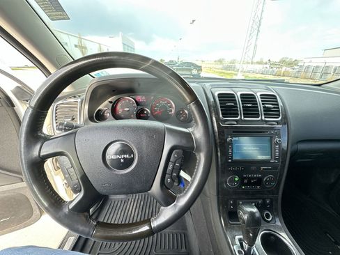 Used 2011 GMC Acadia Denali image 11