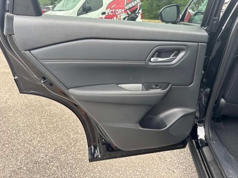 New 2026 Nissan Rogue Dark Armor AWD/4WD image 15