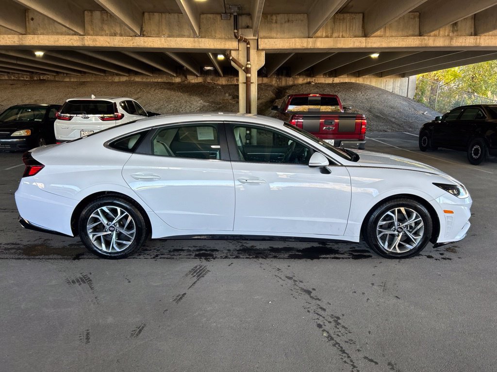 Used 2023 Hyundai Sonata SEL FWD image 2
