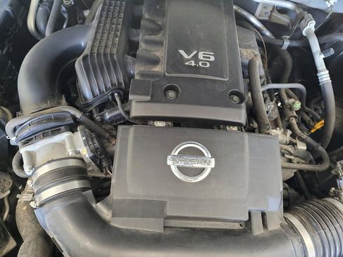 Used 2018 Nissan Frontier SV image 30