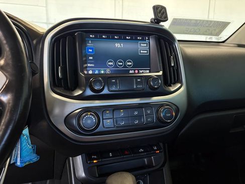 Used 2022 Chevrolet Colorado LT w/ Fleet Safety Package AWD/4WD image 16