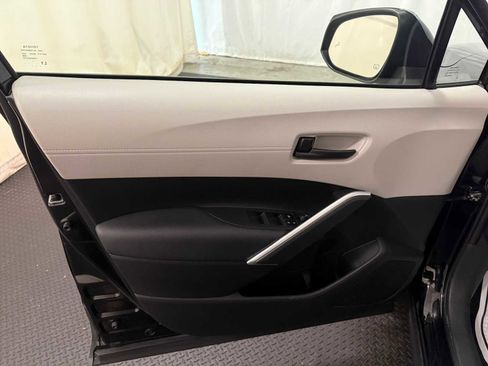 Certified 2022 Toyota Corolla Cross LE image 20