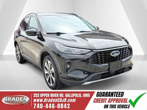 Used 2024 Ford Escape Platinum AWD/4WD image 1
