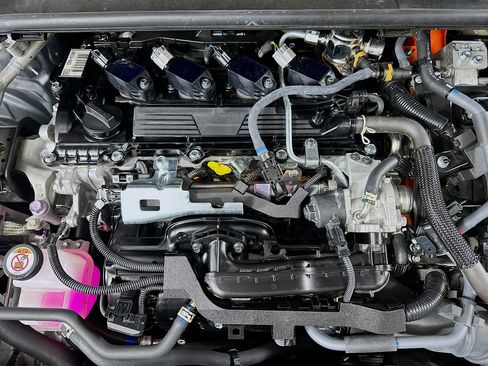 Used 2025 Toyota Prius LE image 31