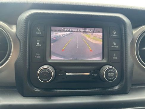 Used 2020 Jeep Wrangler Sport AWD/4WD image 13