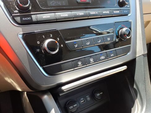 Used 2017 Hyundai Sonata SE FWD image 29