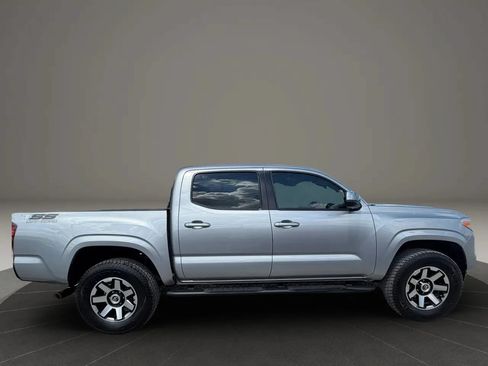 Used 2018 Toyota Tacoma SR w/ SR Convenience Package RWD image 9
