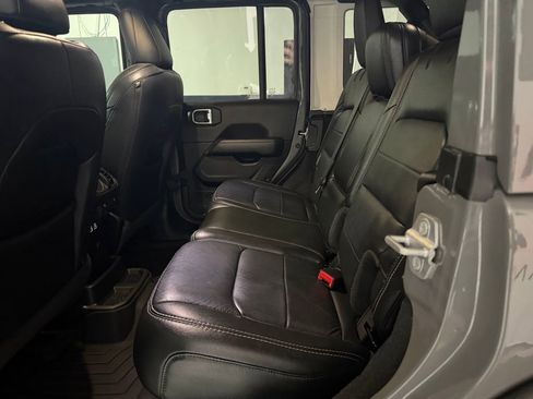 Used 2022 Jeep Wrangler Unlimited Sahara w/ LED Lighting Group image 31