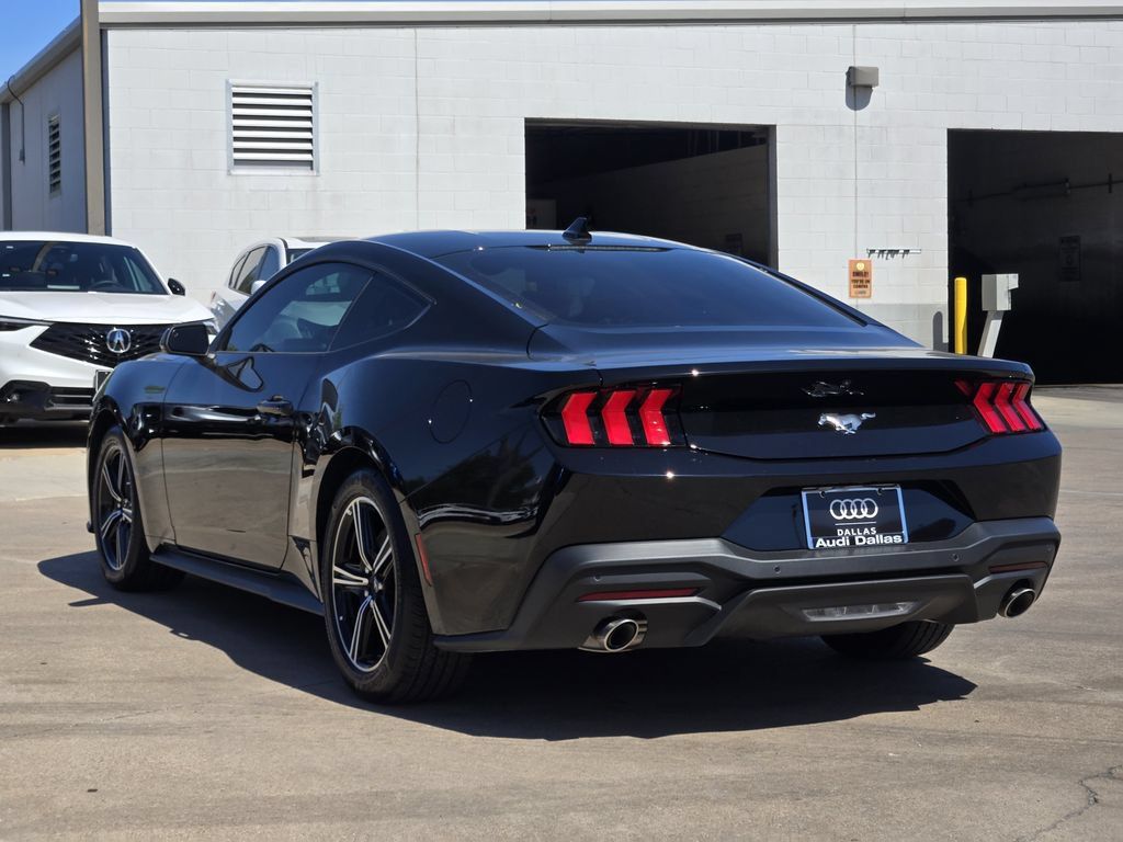 Used 2025 Ford Mustang Coupe RWD image 11