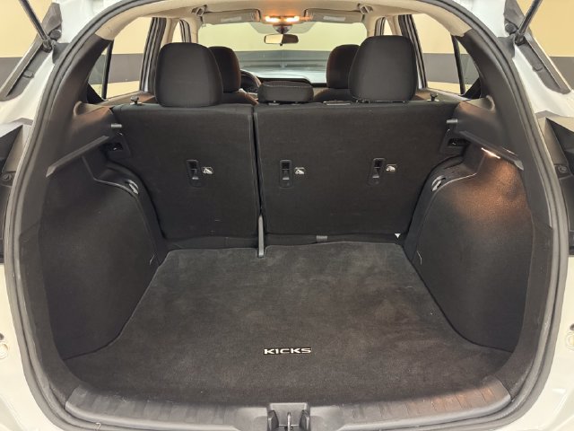 Used 2021 Nissan Kicks SV FWD image 19