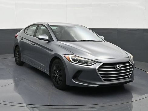 Used 2017 Hyundai Elantra SE FWD image 7