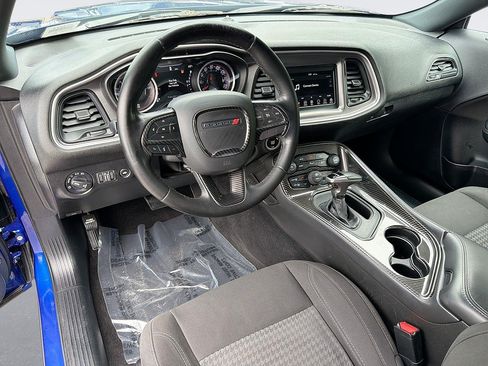 Used 2019 Dodge Challenger SXT w/ Driver Convenience Group RWD image 6