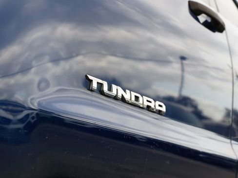 Used 2015 Toyota Tundra SR5 w/ SR5 Upgrade Package image 34