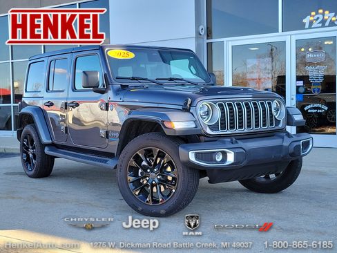 Used 2025 Jeep Wrangler Unlimited Sahara image 1