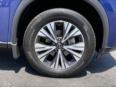 Used 2023 Nissan Rogue SV FWD image 8