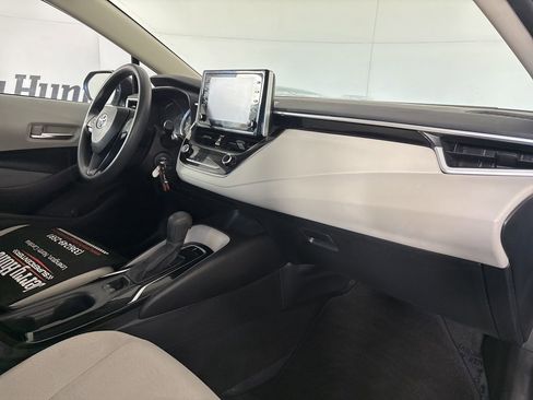 Used 2021 Toyota Corolla LE image 29