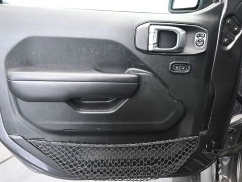 Used 2018 Jeep Wrangler Unlimited Sport S image 17