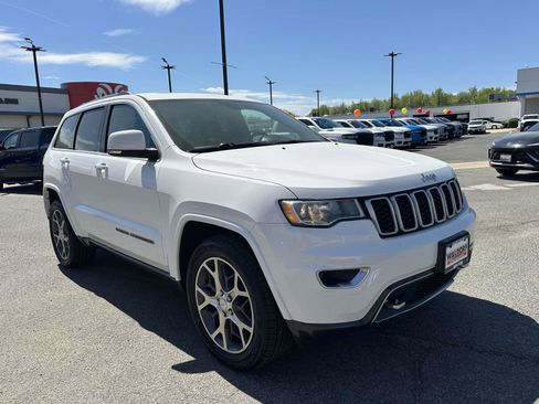 Used 2018 Jeep Grand Cherokee Limited image 1