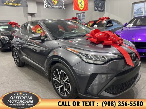 Used 2022 Toyota C-HR XLE FWD image 7