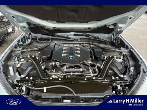Used 2025 BMW 760i xDrive w/ Premium Package image 22