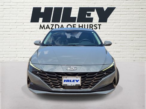 Used 2023 Hyundai Elantra Limited FWD image 2