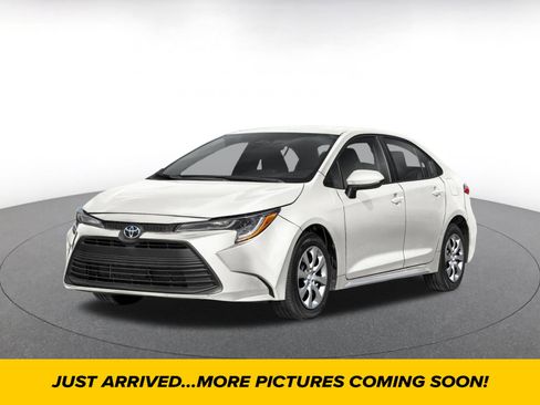 Used 2025 Toyota Corolla LE FWD image 1