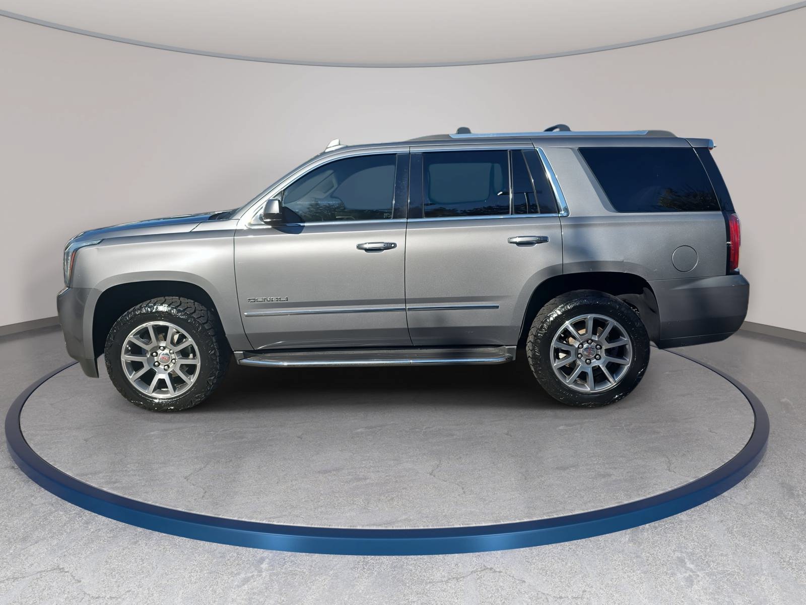 Used 2018 GMC Yukon Denali w/ Open Road Package AWD/4WD image 8