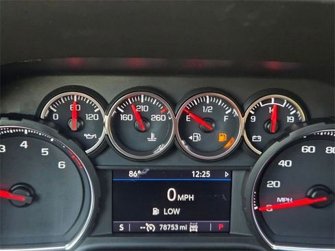 Used 2021 Chevrolet Tahoe Z71 w/ Luxury Package image 11