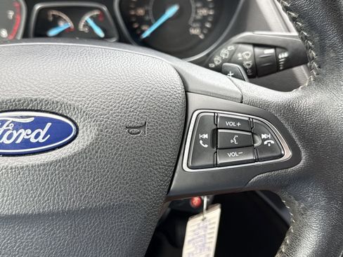 Used 2017 Ford Escape SE w/ Equipment Group 201A FWD image 20