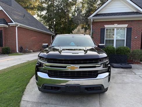 Used 2022 Chevrolet Silverado 1500 LT AWD/4WD image 2