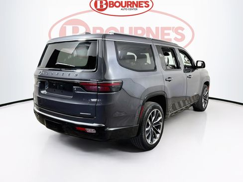Used 2023 Jeep Wagoneer Series III w/ Premium Group I AWD/4WD image 12