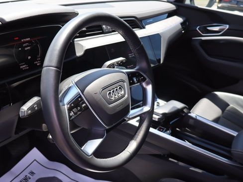 Used 2024 Audi Q8 e-tron Premium Plus w/ Premium Plus Package AWD/4WD image 9