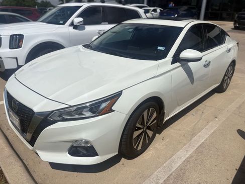 Used 2019 Nissan Altima 2.5 SL FWD image 1