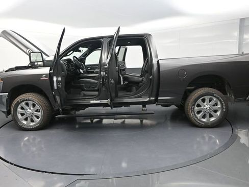New 2026 RAM 2500 Laramie AWD/4WD image 33