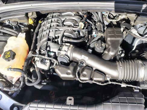 Certified 2024 Jeep Grand Cherokee Limited AWD/4WD image 16