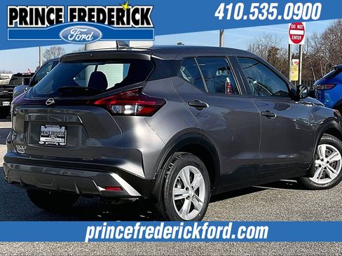 Used 2022 Nissan Kicks S image 12