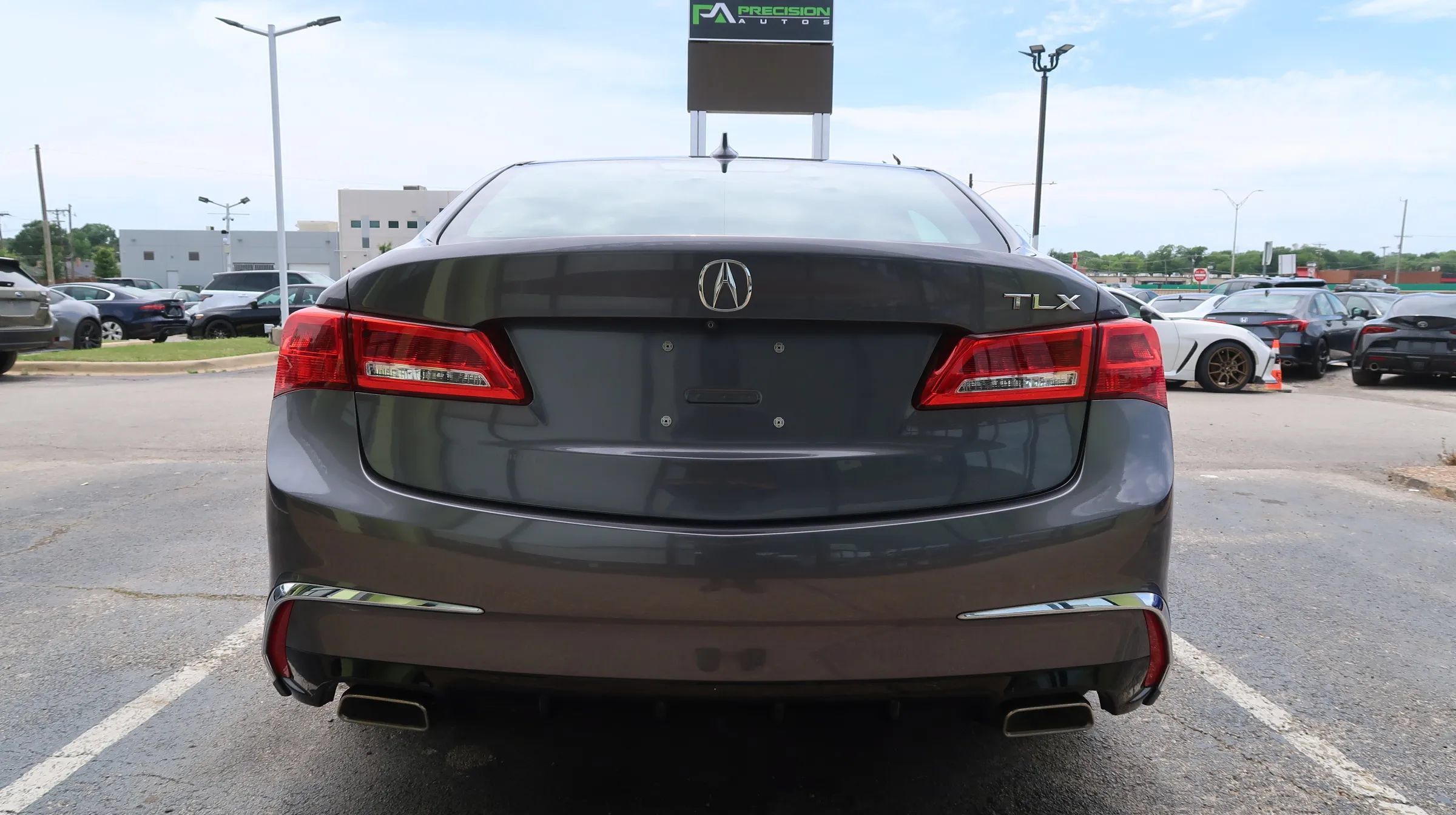 Used 2018 Acura TLX w/ Technology Package FWD image 9