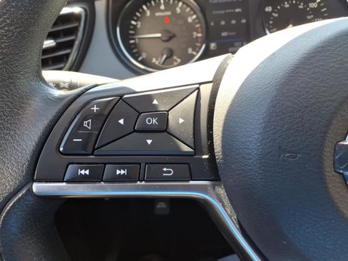 Used 2019 Nissan Rogue Sport S image 21