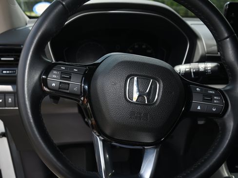 Used 2025 Honda Pilot EX-L image 13