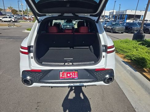 Used 2025 Genesis GV70 3.5T Sport w/ Sport Prestige Package image 9
